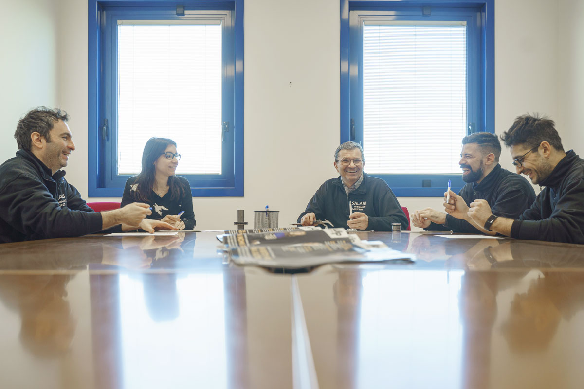 Salari Hydraulic Cylinders - Produzione di cilindri oleodinamici